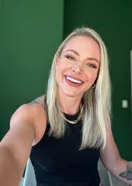 Viviana Molina's Instagram, Twitter & Facebook