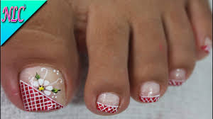 Por ejemplo, si buscamos un estilo elegante o formal, las uñas color coral 2021 pueden quedar muy bien con algunos detalles en dorado y, si queremos. Decoracin De Uas Elegantes Para Los Pies Flowers Nail Art French Nail Art Nlc Nails Greta Magazine