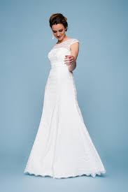 Sie können zwischen langen oder kurzen brautkleidern, strandhochzeitskleidern, brautkleidern in übergrößen. Spitzenkleid Zur Hochzeit Modern Einzigartig Schon Super Bequem