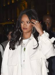 Vendue sur internet et dans les boutiques. Rihanna Devient La Chanteuse La Plus Riche Au Monde Edition Digitale De Liege