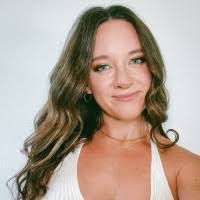 Gina Decker's Instagram, Twitter & Facebook