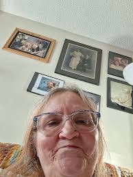 Eileen Reading's Instagram, Twitter & Facebook