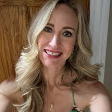 Isabella Wiseman's Instagram, Twitter & Facebook