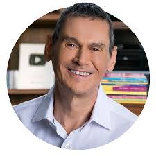 Daniel Colombo's Instagram, Twitter & Facebook