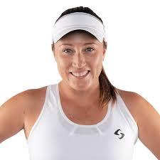 Michelle Esquivel's Instagram, Twitter & Facebook