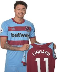 Jesse ellis lingard (born 15 december 1992) is an english professional footballer who plays as an attacking midfielder or as a winger for premier league club west ham united. Jesse Lingard Football Render 77382 Footyrenders