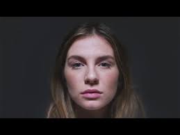 De maan is de enige natuurlijke maan van de aarde en wordt soms aangeduid met haar latijnse naam luna. Maan Music Videos Stats And Photos Last Fm