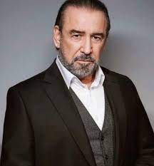 Tv dizileri ve uzun metrajlı filmleri başlatan yönetmen, aynı yıl başrollerini . Osman Sinav In Yeni Dizisi Yalniz Kurt Un Cekimlerine Baslandi Yalniz Kurt Oyuncu Kadrosunda Kimler Var Fotomac