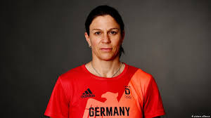 Ursprünglich waren die olympischen spiele jedoch ein kleiner sportlicher wettbewerb zu ehren der götter im antiken griechenland. L91wxctqj0pmmm