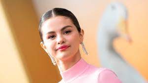 Её родители развелись в 1997 году. Selena Gomez Will Play An Influencer Addicted To Social Media In Spiral Teen Vogue
