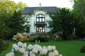 Erleben sie im großen garten dresden den wandel der jahreszeiten, tanken sie ruhe und kraft mit der parkeisenbahn lässt sich die weitläufige gartenanlage ganz bequem erkunden. Mdm Online Location Guide