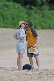 Hazel and phinnaeus are now 16 and henry is 13. Julia Roberts And Danny Moder Share A Sweet Kiss On The Beach In Hawaii Entertainment Tonight
