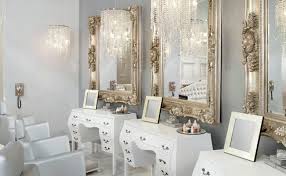 Acest hotel tip boutique situat deasupra cazinoului mgm grand se află pe artera las vegas strip. 21 Of Las Vegas Best Hair Salons For A Cut And Color Racked Vegas