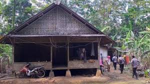 Diduga mereka tengah melakukan ritual ajaran hakekok. Oyehjxe5sltirm