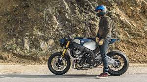 Apple Hires Ex Bmw Exec To Head Self Driving Car Project Custom Bmw Vintage Cafe Racer Custom Cafe Racer