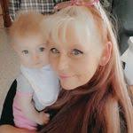 Donna Crader's Instagram, Twitter & Facebook