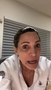 Evelyn Droz's Instagram, Twitter & Facebook