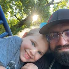 That White Dude 😂 Peace Mike lol naw jk... Charlie can exit left ✌🏿