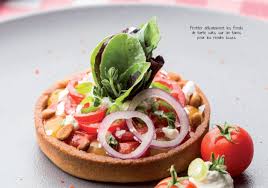 Tartelette De Tomates Cerise Cremeux De Fromage Frais Aux Herbes Arts Gastronomie Gastronomie Entree Gastronomique Fromage Frais