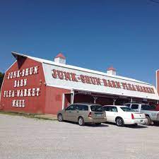 Junk Shun Barn Flea Market Antique Mall In Willow Springs Missouri Junction 60 63 417 469 3339 Daily 10 5 Closed Wed Flea Market Garage Sale Finds Fleas