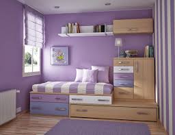 Pemilihan warna hitam dan putih termasuk tepat untuk diaplikasikan di kamar mandi, apalagi jika ingin diterapkan untuk jangka waktu yang lama karena itulah beberapa rangkuman rekomendasi desain kamar mandi minimalis dan sederhana bernuansa hitam putih. Desain Kamar Tidur Sederhana Nuansa Ungu Cek Bahan Bangunan