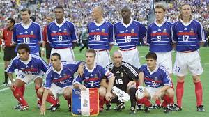 Blauwe / witte voetbalshirts france thuisshirts, uitshirts 2018/19 landen trainingspakken fan pakket kleding. Franse Sterren Van Wk 1998 Weer Bijeen Nos