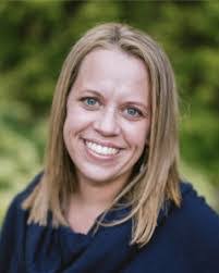 Shelly Davenport's Instagram, Twitter & Facebook