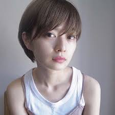 ショート ショートボブ 髪の量が多い人におすすめヘアスタイル 髪型 lala magazine ララマガジン アジア人 ショートヘア ヘア 参照 美髪