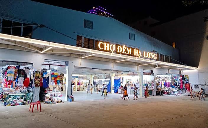 Chợ đêm Hạ Long lung linh về đêm