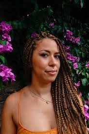 Alana Bennett's Instagram, Twitter & Facebook