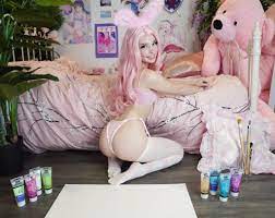 Belle Delphine on X: I painted a picture with my butt, imagine hanging  this on your wall and having to explain what it is to your family lol I'm  auctioning off this