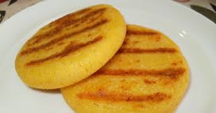 Las Arepas De Maiz Son El Pan De Los Desayunos De Mi Casa Siempre Que Puedo Preparo Una Buena Cantidad Y Las Conservo S Arepas De Queso Arepas Maiz Con Queso