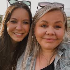 Alex Grubb's Instagram, Twitter & Facebook