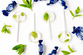 How To Make Gourmet Lollipops Without The Expensive Molds Gourmet Lollipops Lollipop Lollipop Recipe