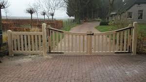 Houten Toegangspoort Met Poeren Google Zoeken Hoftor Hof Garten