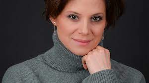 Egyes esetekben más módon is felhasználható. Szinetar Dora Online Szegyenfallal Kuzdene A Gyulolkodok Ellen 24 Hu