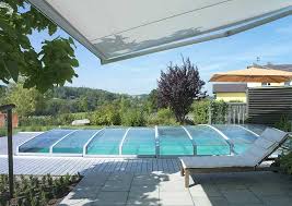 Flache Schwimmbaduberdachung Fur Den Pool Modell Bruckner Schwimmbaduberdachung Schwimmbader Uberdachungen