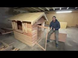 Voici comment construire une cabane avec un toit en tuile à partir de rien! Comment Fabriquer Une Cabane En Bois Pour Enfant Bois Feuilles Ciseaux