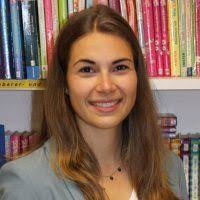 Selina Bender's Instagram, Twitter & Facebook