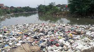 Selain daripada itu ai r juga menjejaskan keindahan alam. Steven Ng Wei Kiong 269964 Tahukah Anda Berapa Serius Isu Pembuangan Sampah Di Sungai Dalam Malaysia 9 Tan Sampah Dikutip Sepanjang Sungai Klang Dalam Tempoh Enam Bulan Pertama Tahun 2017 Lebih