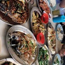 The fish head steamboat is very good but it was their other dishes like sambal kangkong and sweet and sour pork that were the unexpected surprises. Chong Yen Fish Head Restaurant Chan Sow Lin 22 36 Jalan 2 89c