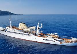 Hot nude mujra parked and went into the chamber, VIPs read