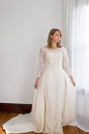 1950 S Ivory Silk Organza Wedding Gown With Alencon Lace Etsy In 2020 Organza Wedding Gowns Wedding Dress Long Sleeve Wedding Gowns Lace