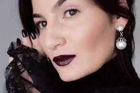 Beauty Magic Box: How to wear dark lipstick and still look chic and  sophisticated