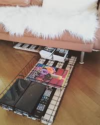 我が家のリビングには収納家具がないのでリビングでよく使うもの達の指定席がなく 出しっぱなしになっていたり行方不明になったり でもリビングの広さを考えてもこれ以上家具を増やすことは出来ないので デッドスペースになっている ソファー下に収納を作ることにしま