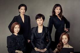 Korean movie waiting for rain (2021)ini menceritakan tentang seorang pria dan seorang wanita yang saling merindukan tetapi tidak bisa bertemu. Kaleidoskop 10 Drama Korea Terbaik 2019 Wajib Tonton Matamata Com
