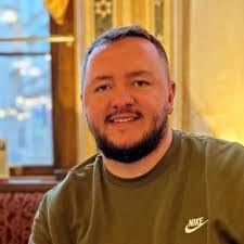 Uzeir Basic's Instagram, Twitter & Facebook