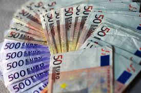 Anlässlich der kündigung hat der arbeitnehmer gewisse formvorschriften und eine kündigungsfrist einzuhalten. Aufseher Einigen Sich Auf Scharfere Regeln Fur Banken Tageblatt Lu Tageblatt Lu