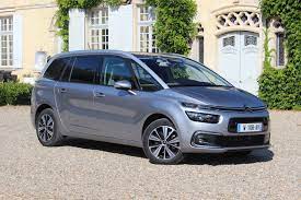 Essai nouvelle peugeot 208 gt line changement de moteur pour le monospace citroën c4 spacetourer, que vous connaissez sans malgré son côté coeur de gamme, ce nouveau bluehdi 130 est proposé dès le premier niveau live à. Essai Citroen Grand C4 Space Tourer Bluehdi 160 Eat8 La Creme Des Familles