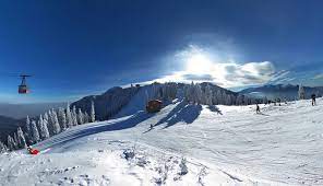 Poiana brasov este cea mai renumita statiune pentru sporturile de iarna din romania si totodata un important centru turistic international. De Maine Se Poate Schia In Poiana BraÈ™ov Stratul De ZÄƒpadÄƒ Ajunge La 80 Cm